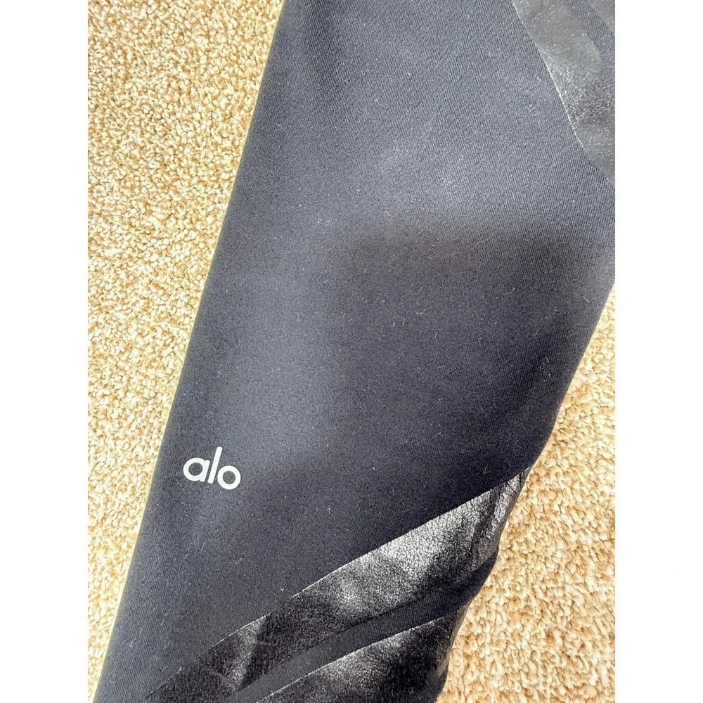 Alo Yoga Womens High Waist Black Chevron Stripe Glossy Leggings Small S Gym Yoga